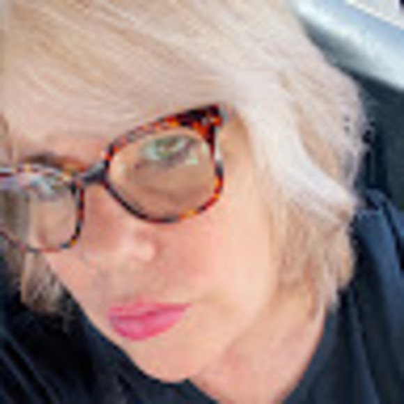 Meet your Posher, Cheryl - Picture 1 of 1